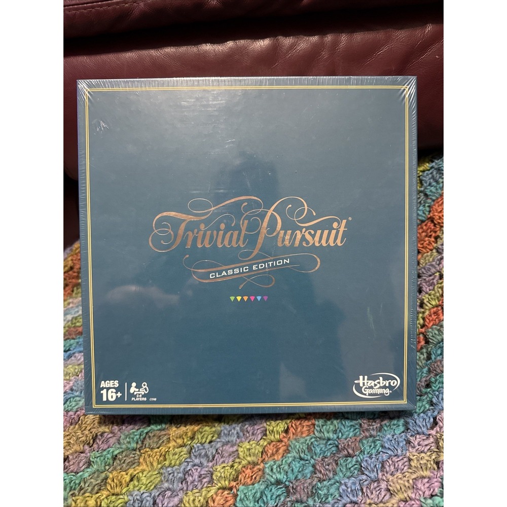 Trivial Pursuit Classic Edition Board Game 2016 Hasbro C1940 New Sealed 2400 Qs